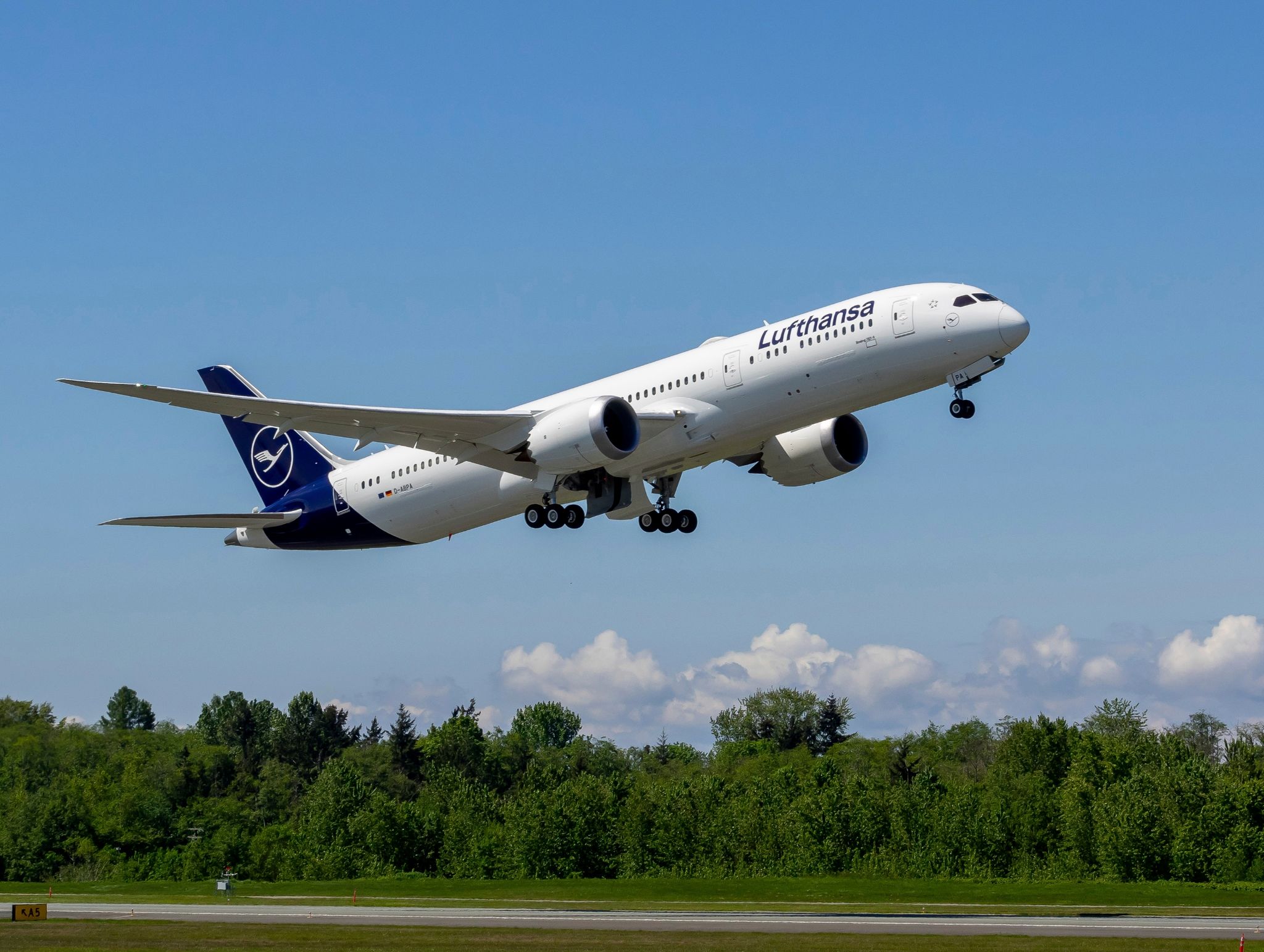 Erster Boeing-«Dreamliner» der Lufthansa gelandet