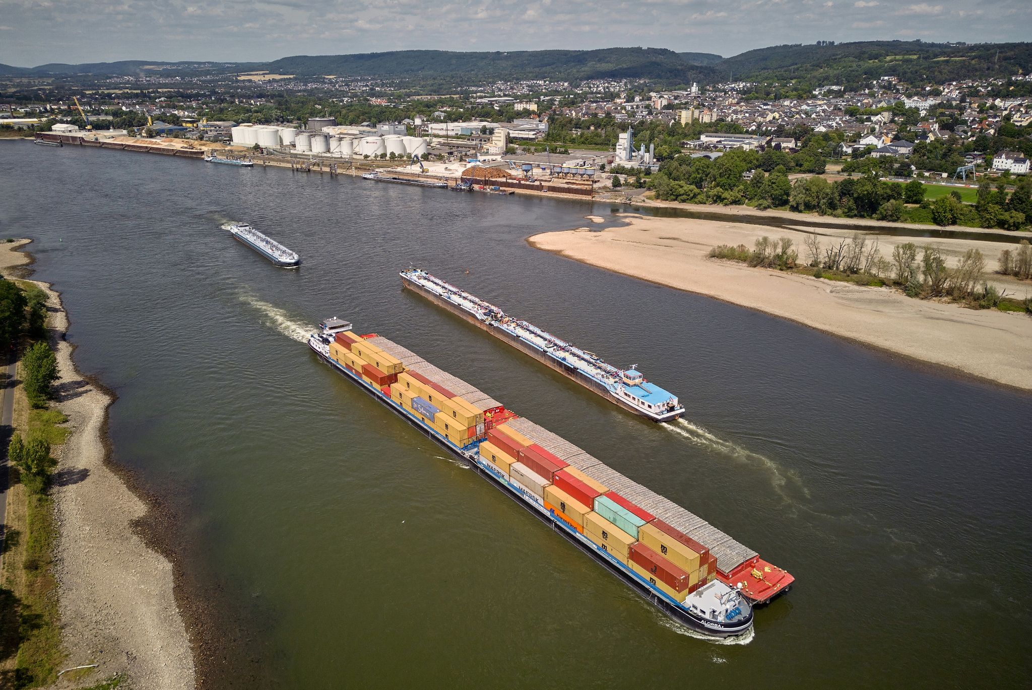 Niedrigwasser bringt Binnenschiffer in die Bredouille