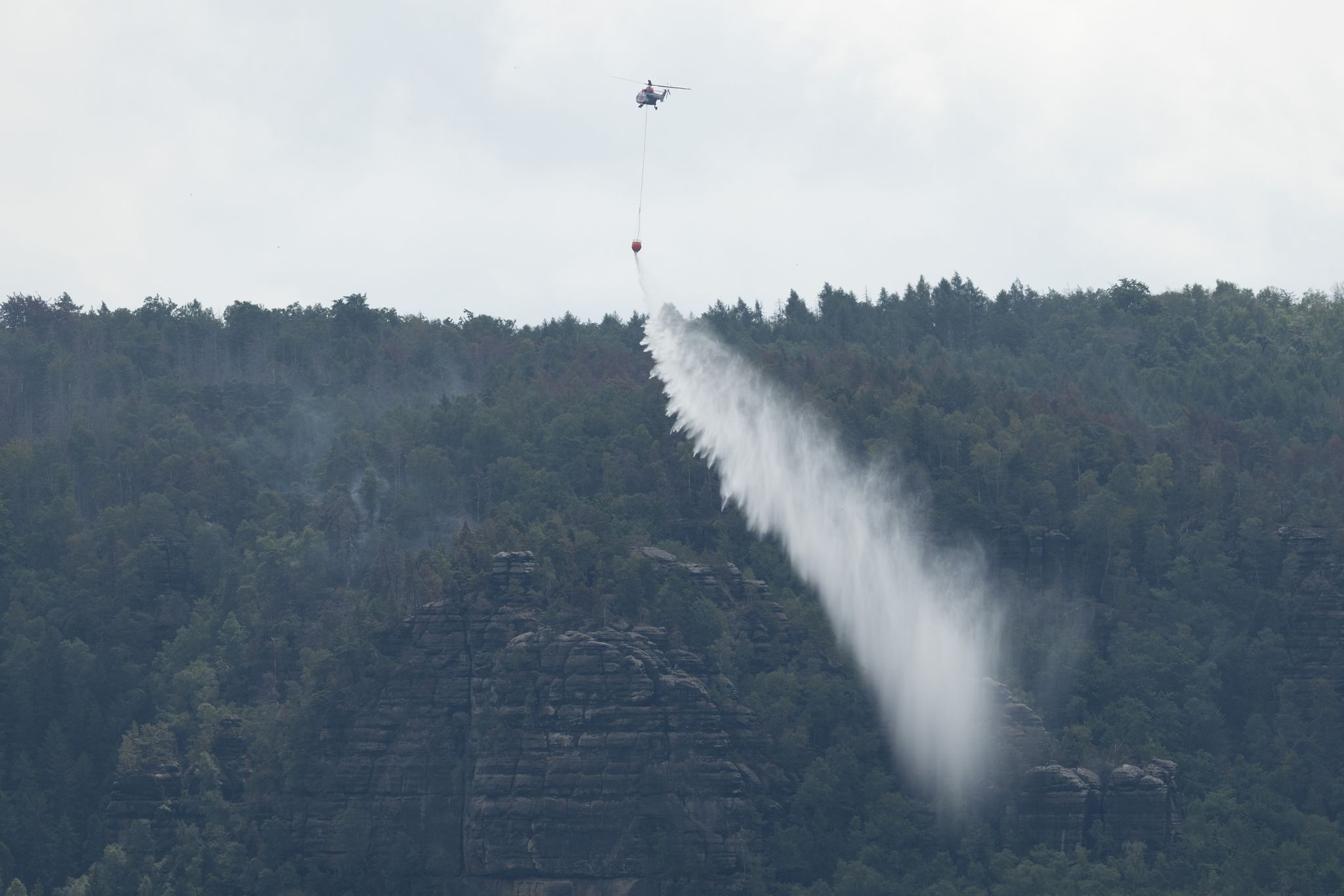 Waldbrand in der Sächsischen Schweiz: Warten auf Regen