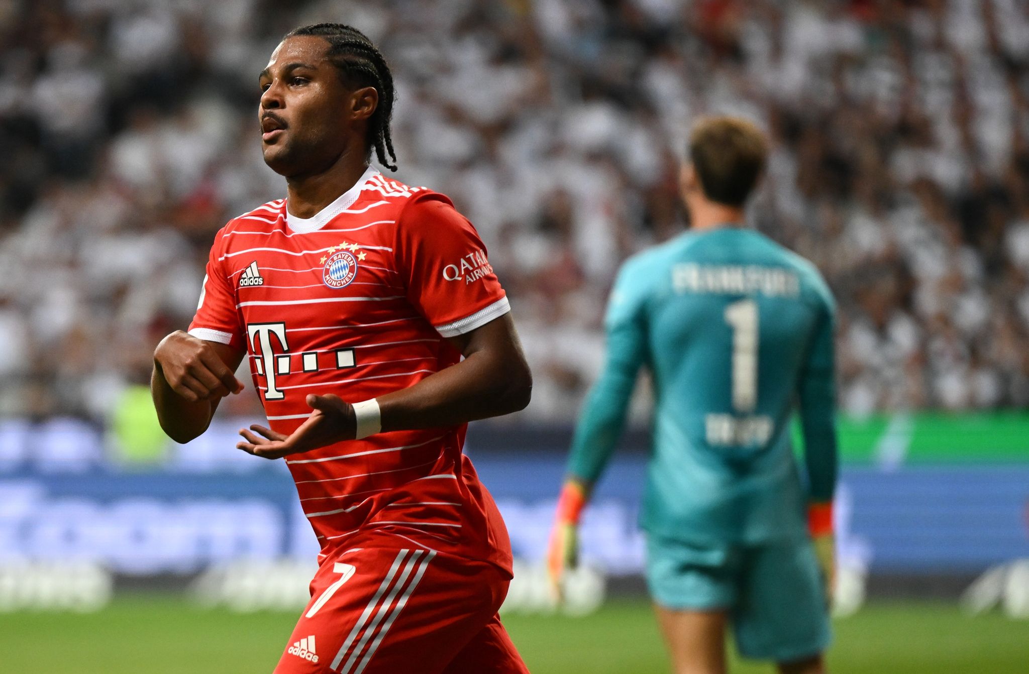 Bärenstarke Bayern siegen mit Tor-Spektakel gegen Eintracht