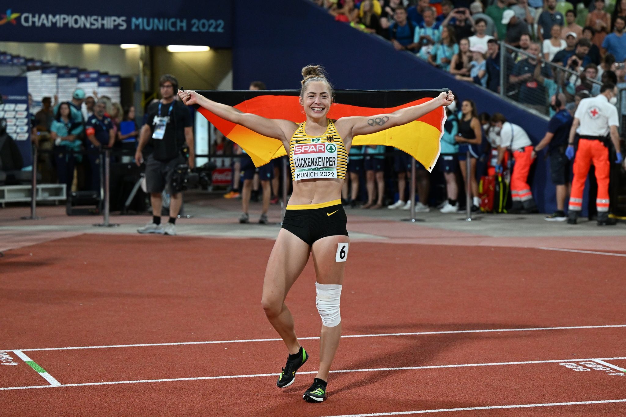 Gina Lückenkempers Gold-Party: Wie ein «kleiner Rockstar»