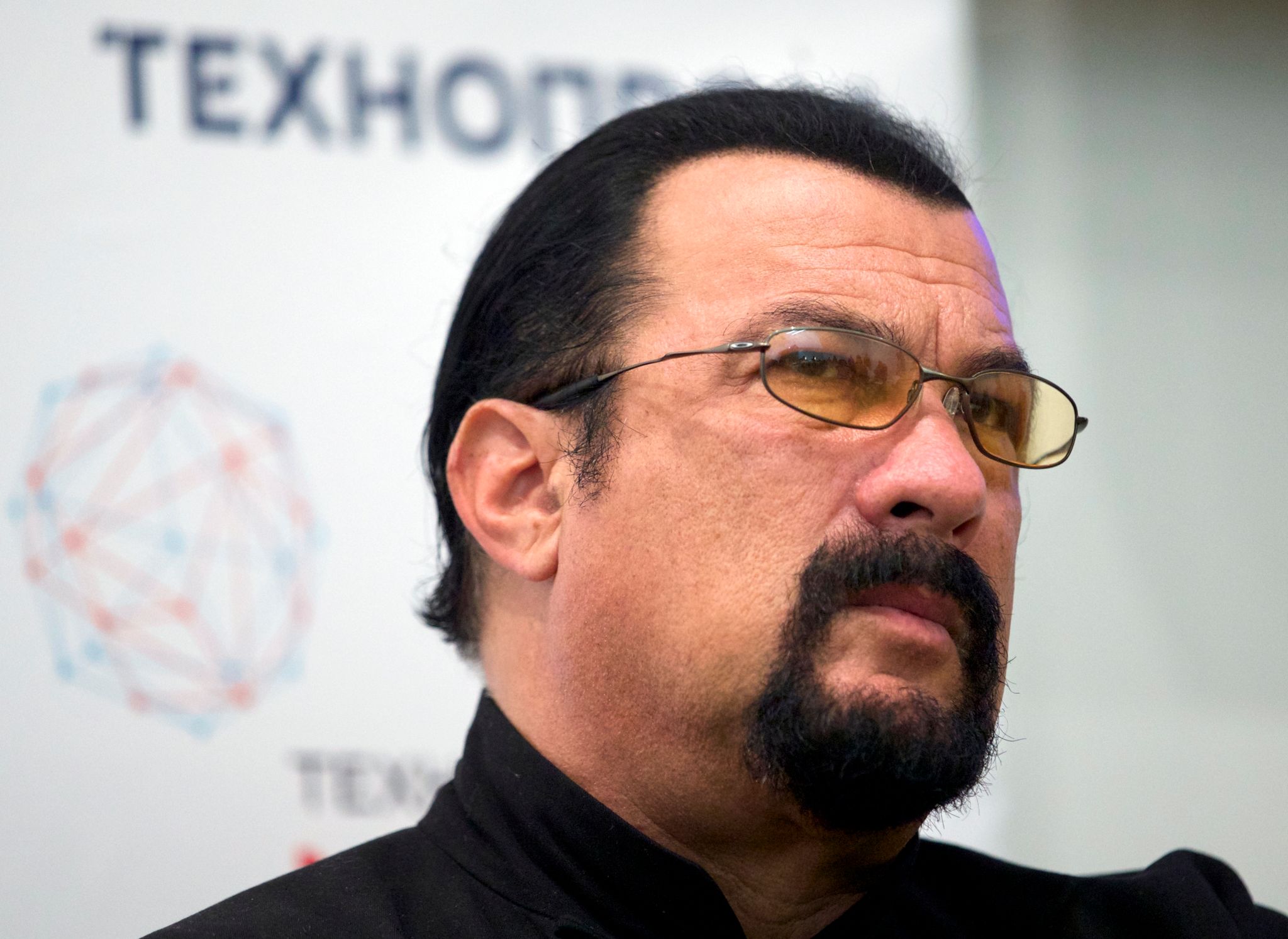 Russische Medien: Steven Seagal besucht Separatistengebiet