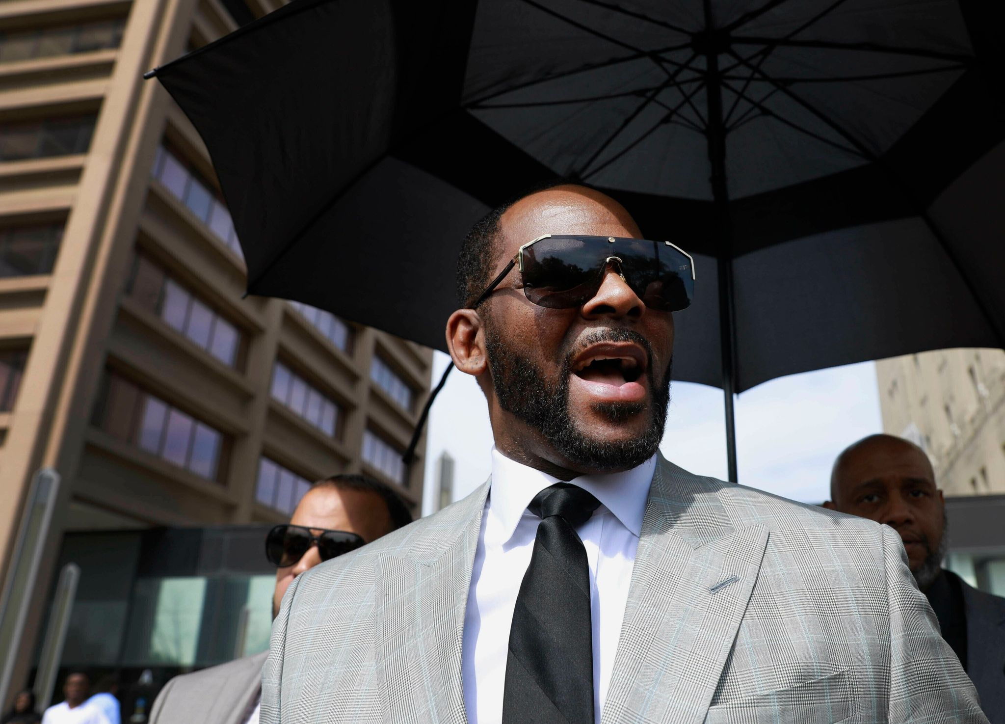 Berichte: Frau wirft R. Kelly «Hunderte» Male Missbrauch vor