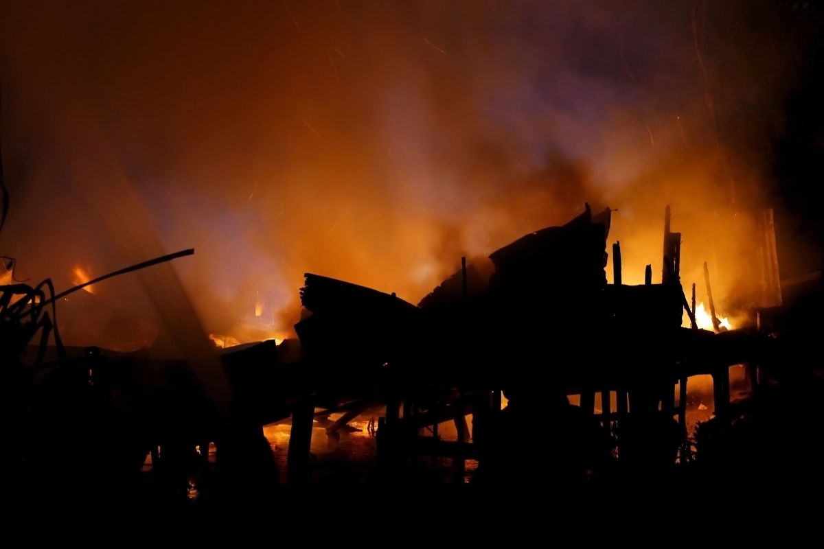 Feuer in Restaurant: Mindestens 17 Tote und viele weitere Verletze