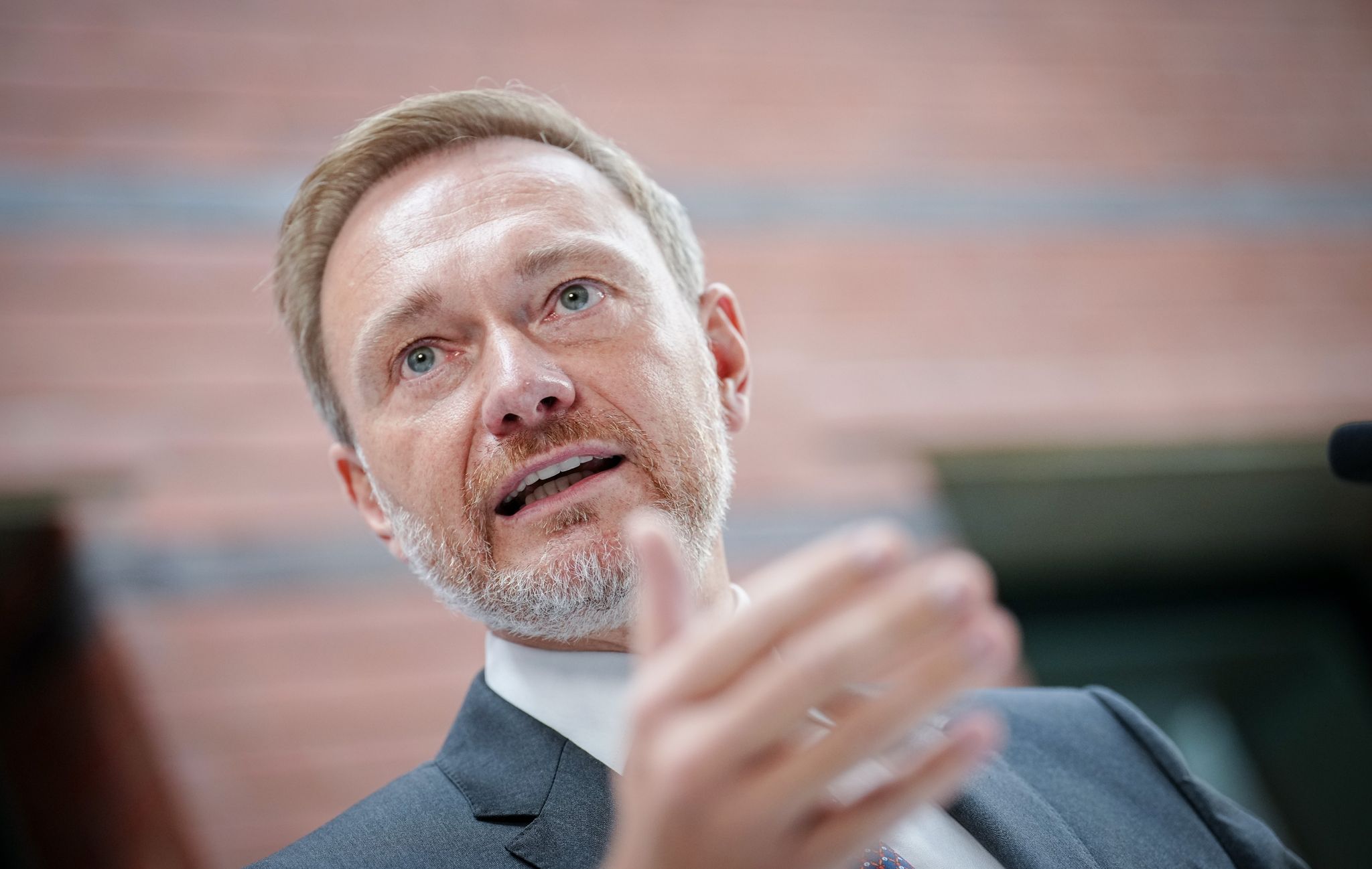 Lindner will alle drei Atomkraftwerke am Netz halten