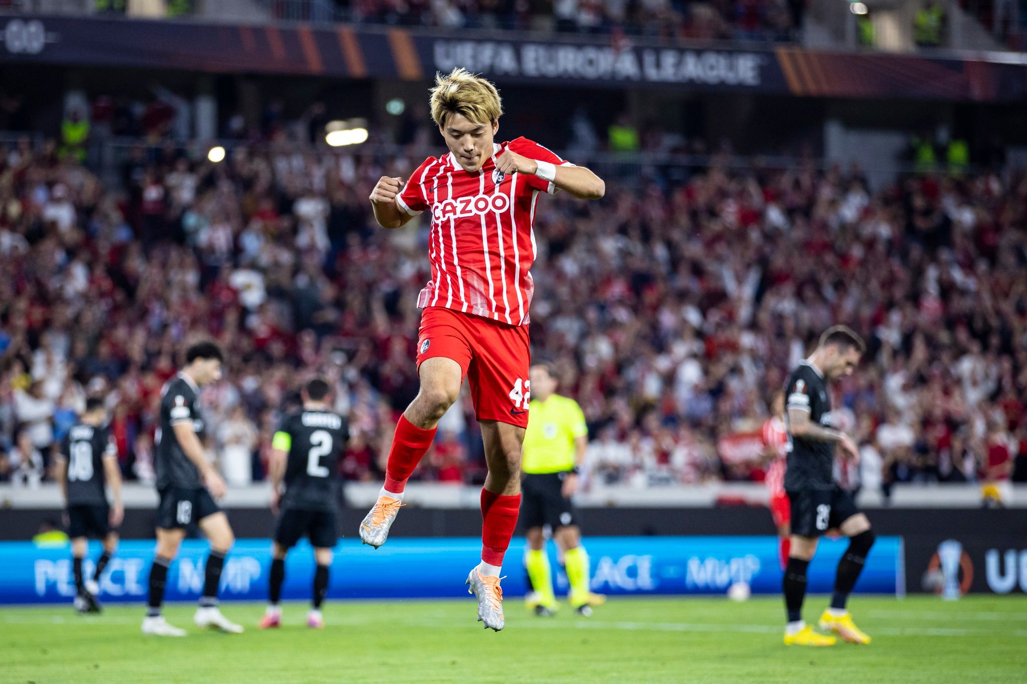 Nach früher Führung: Freiburg feiert Sieg bei Comeback