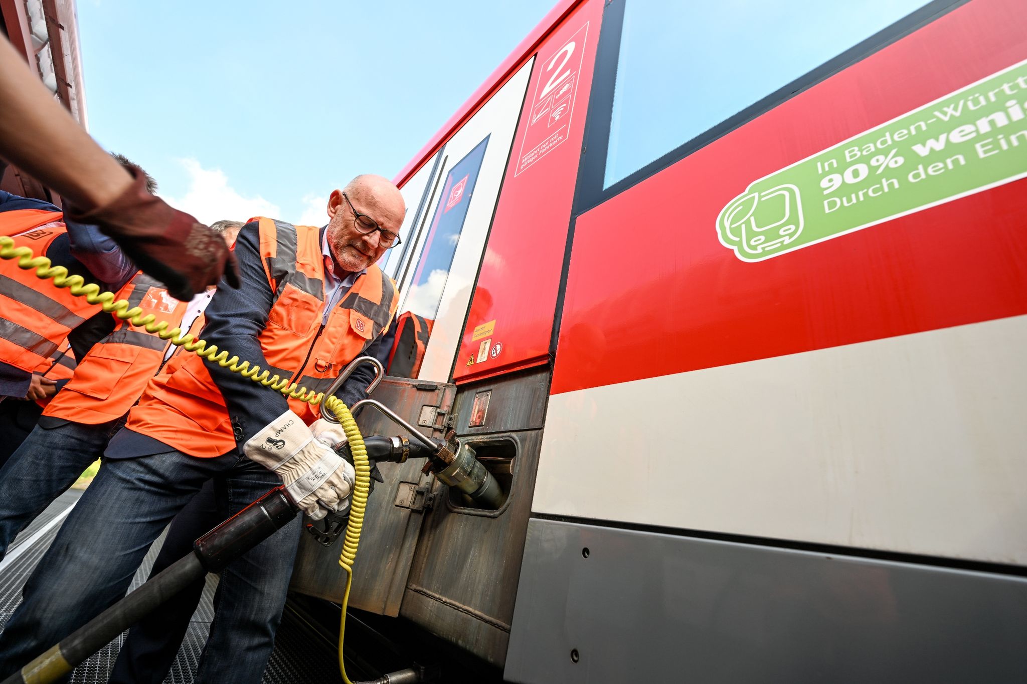 Erster Regionalzug der Bahn mit Biosprit unterwegs