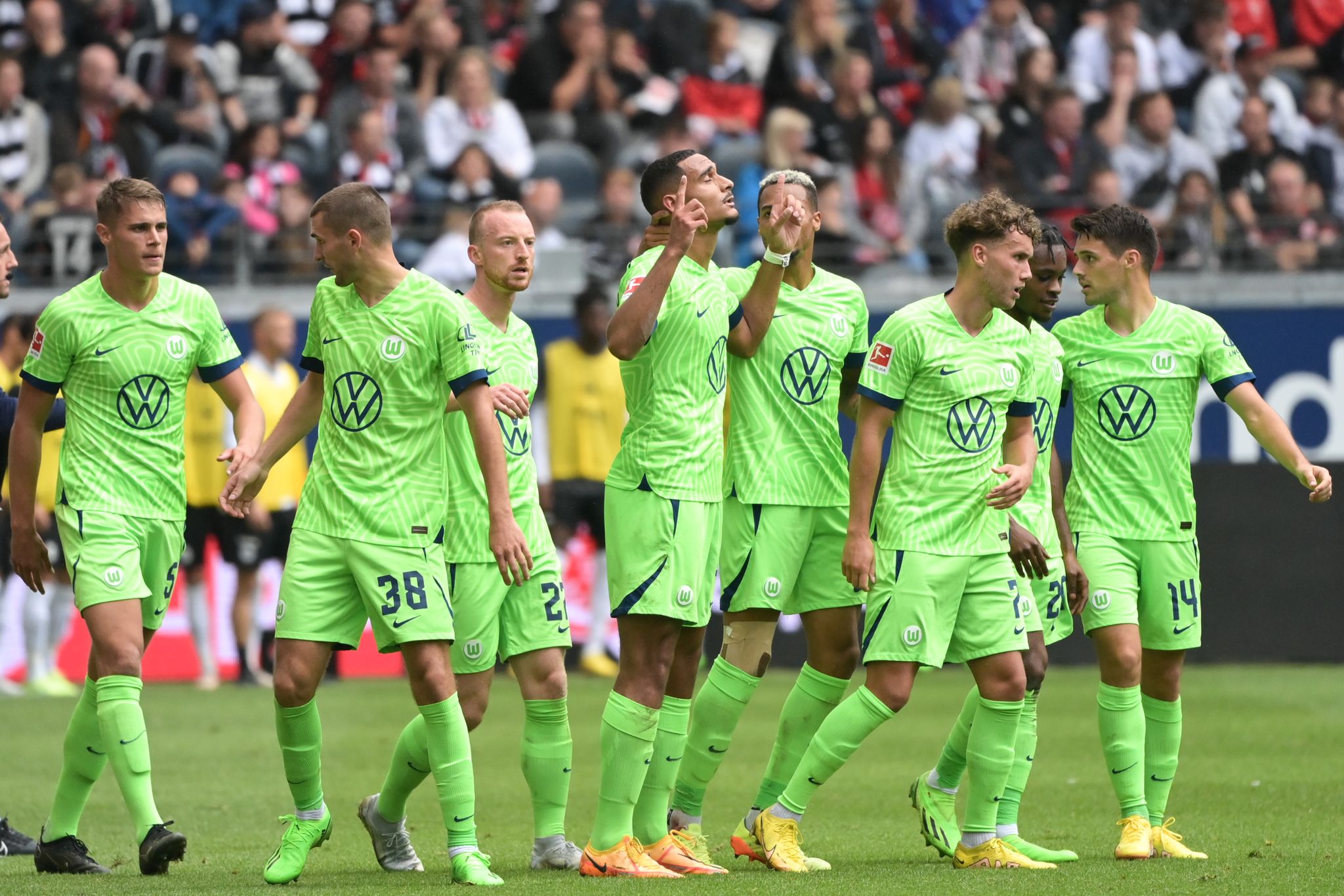 VfL Wolfsburg feiert in Frankfurt ersten Saisonsieg