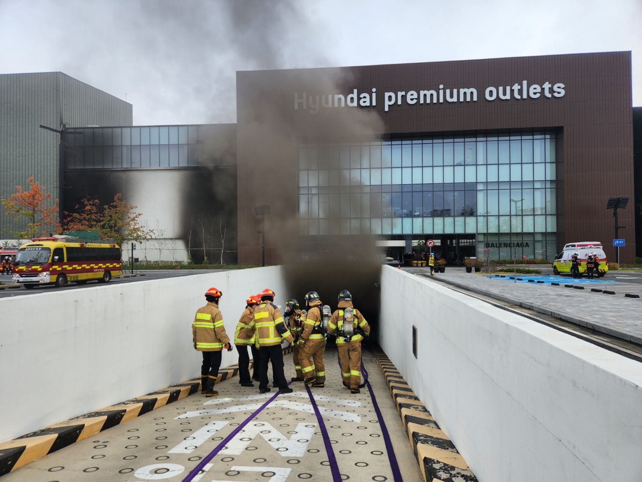 Sieben Tote bei Brand in Einkaufszentrum