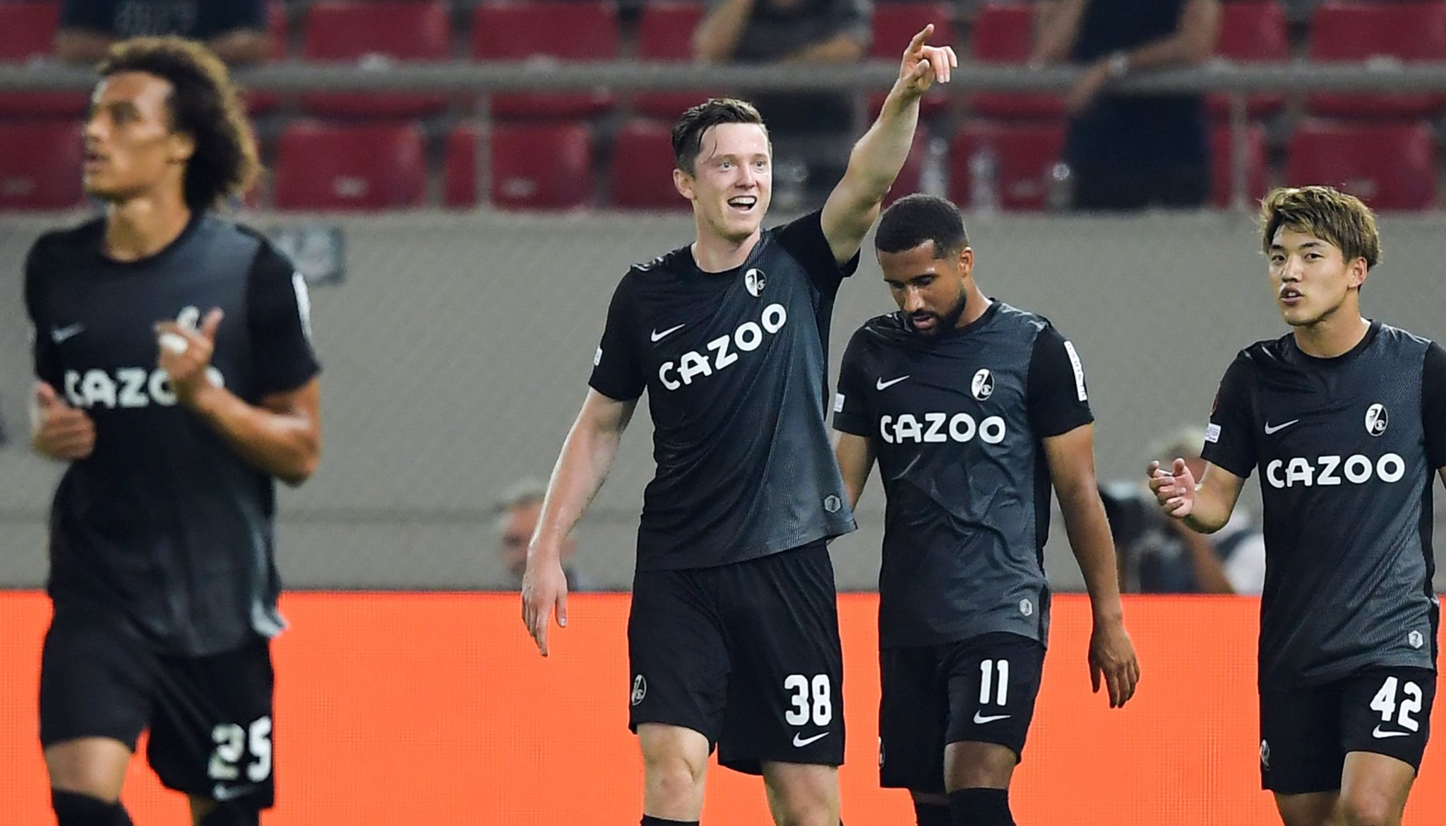 Nach Traumstart: Freiburg im Hexenkessel von Piräus eiskalt