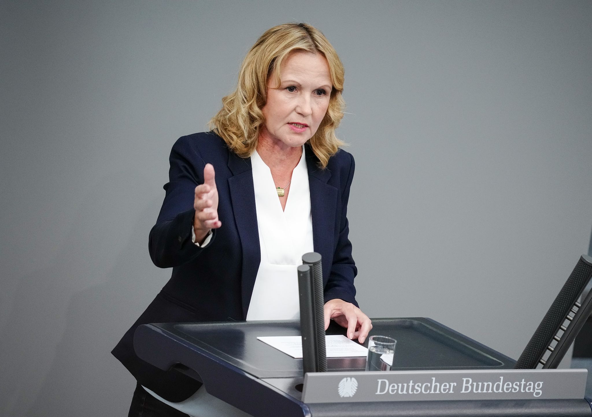 Lemke will Strom- und Gassperren verhindern