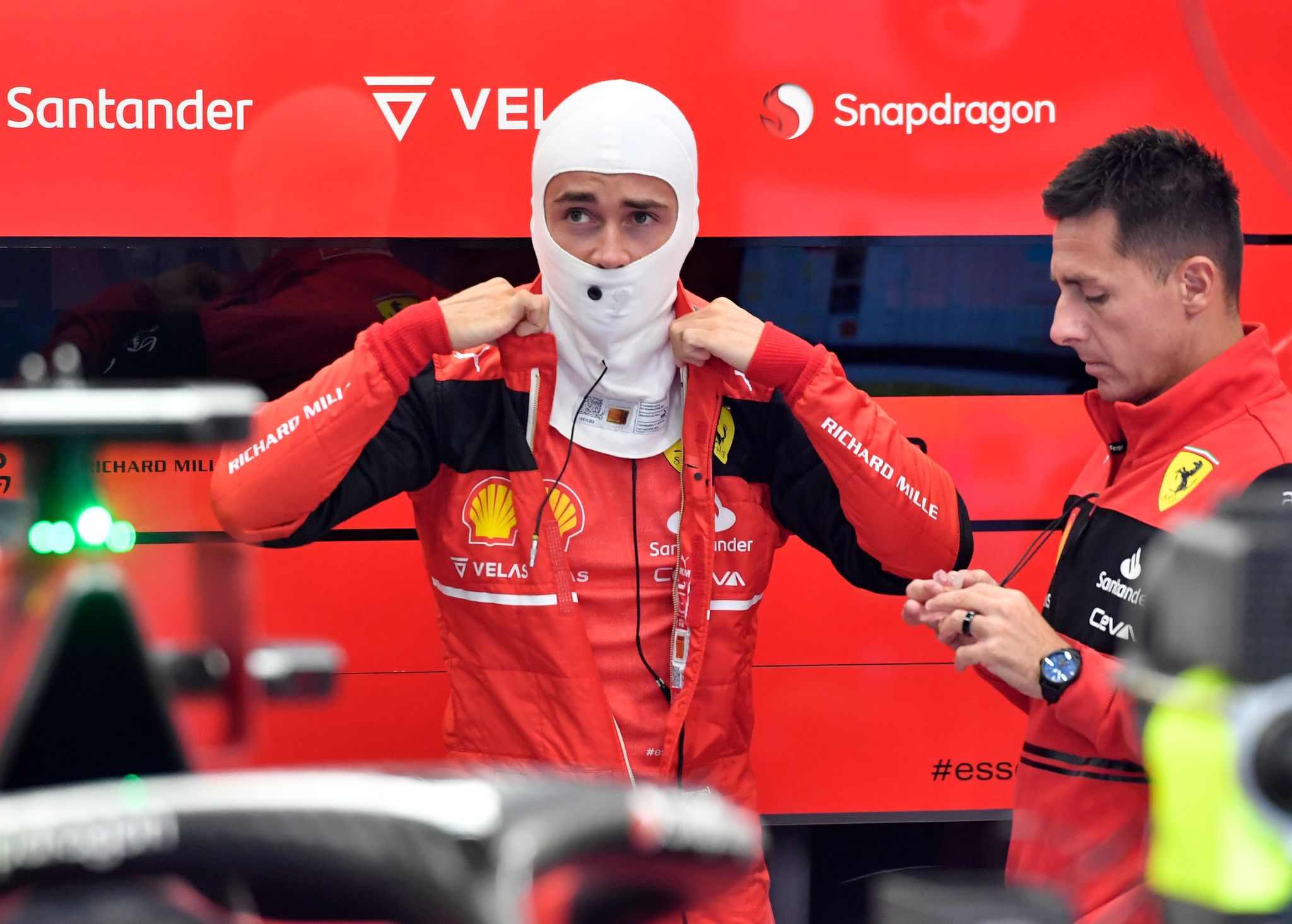 Stotterstart für Verstappen – Ferrari in Zandvoort vorne