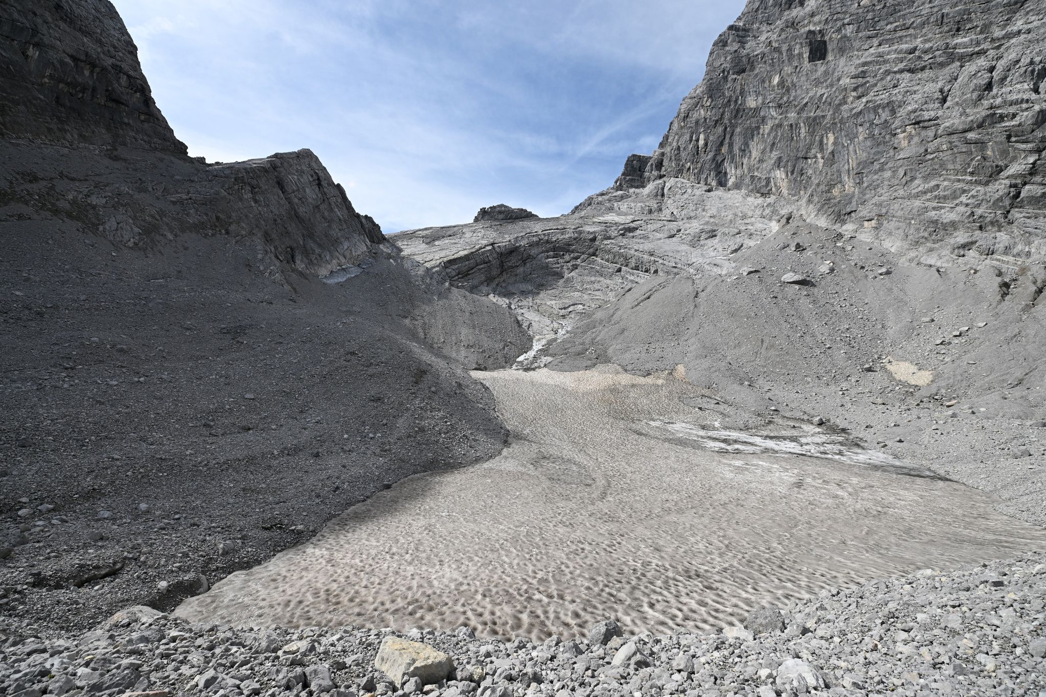 Gletscherschmelze – Schutt-Schutz am Watzmanngletscher