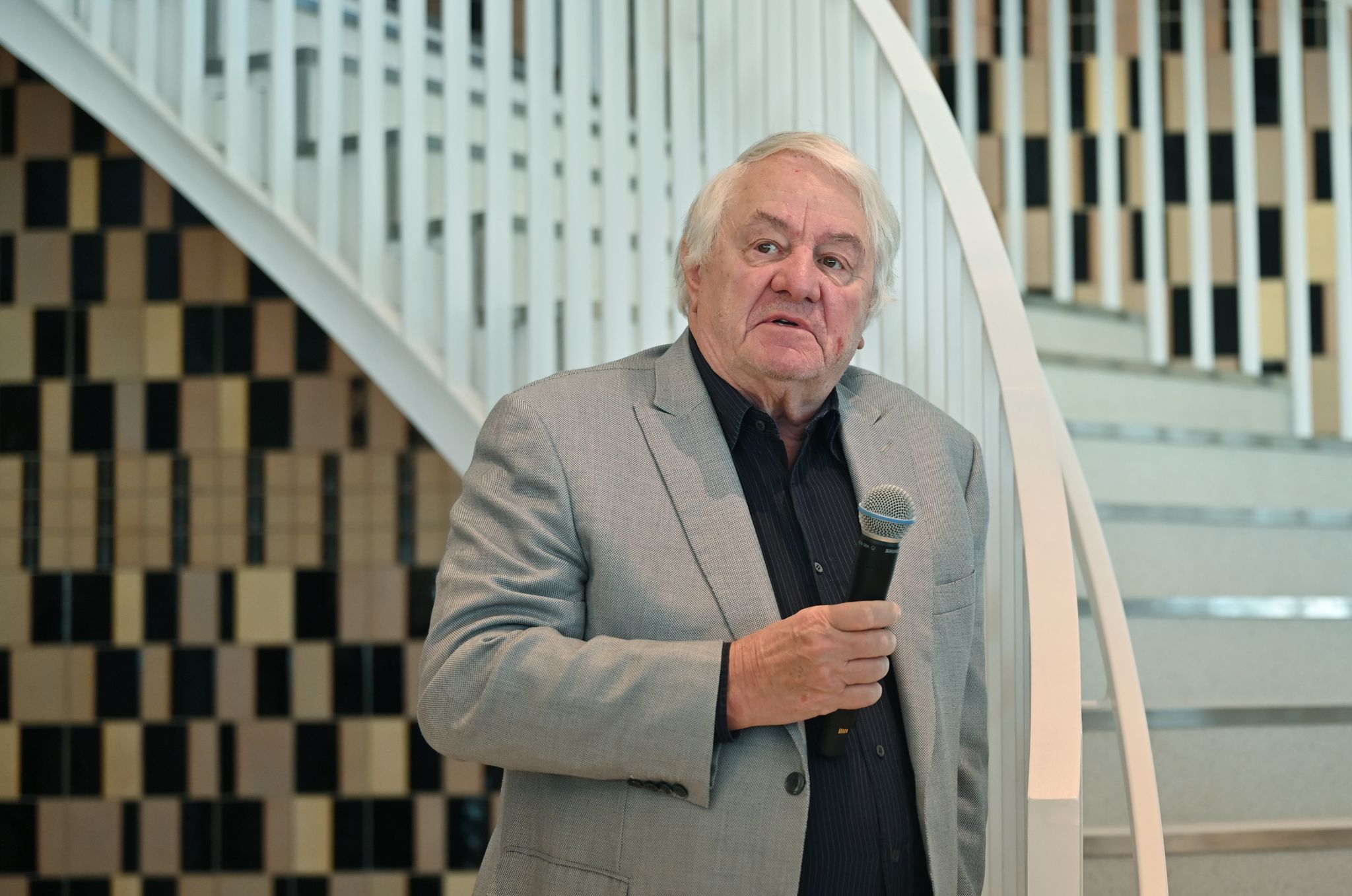 Hasso Plattner eröffnet neues Minsk-Kunsthaus