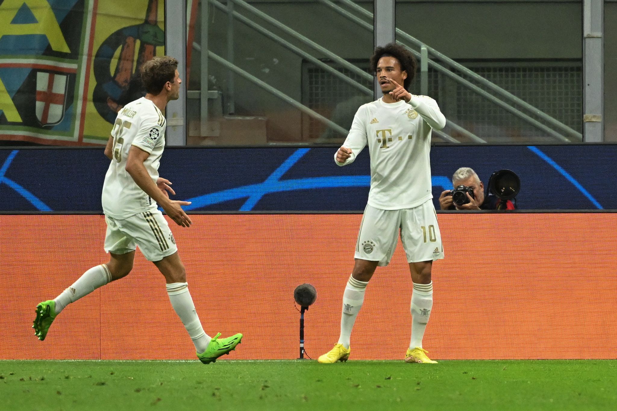 Sané brillant: Bayern-Zeichen vor Duell mit Lewandowski