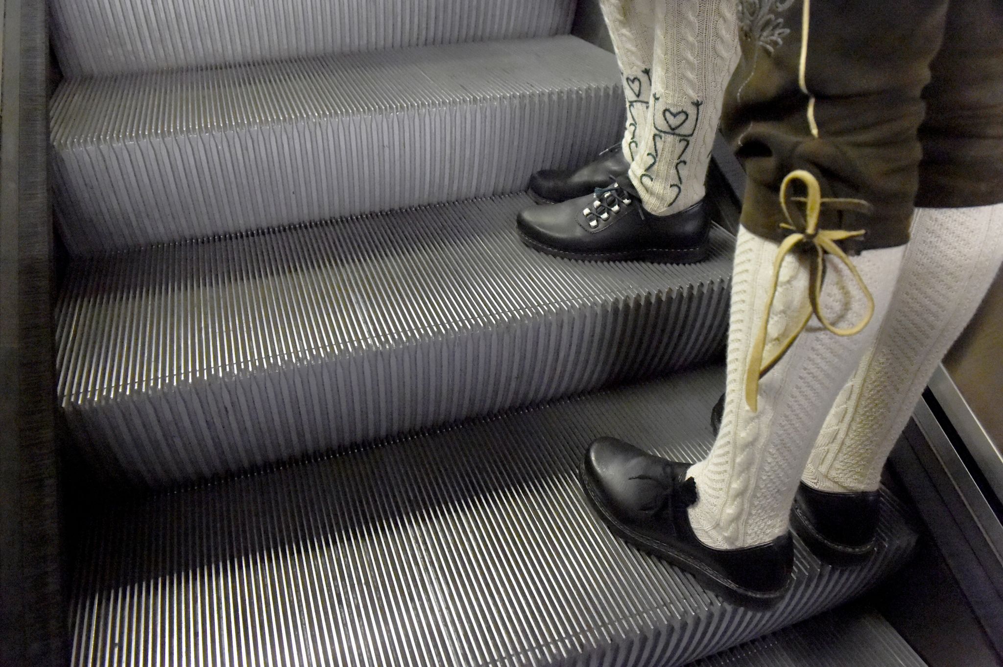 Tempo, Rolltreppe! U-Bahn wechselt in Oktoberfest-Modus