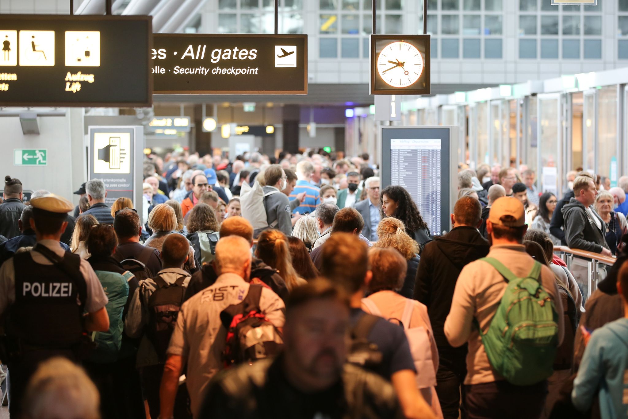 Zahl der Beschwerden wegen Flugreisen steigt deutlich
