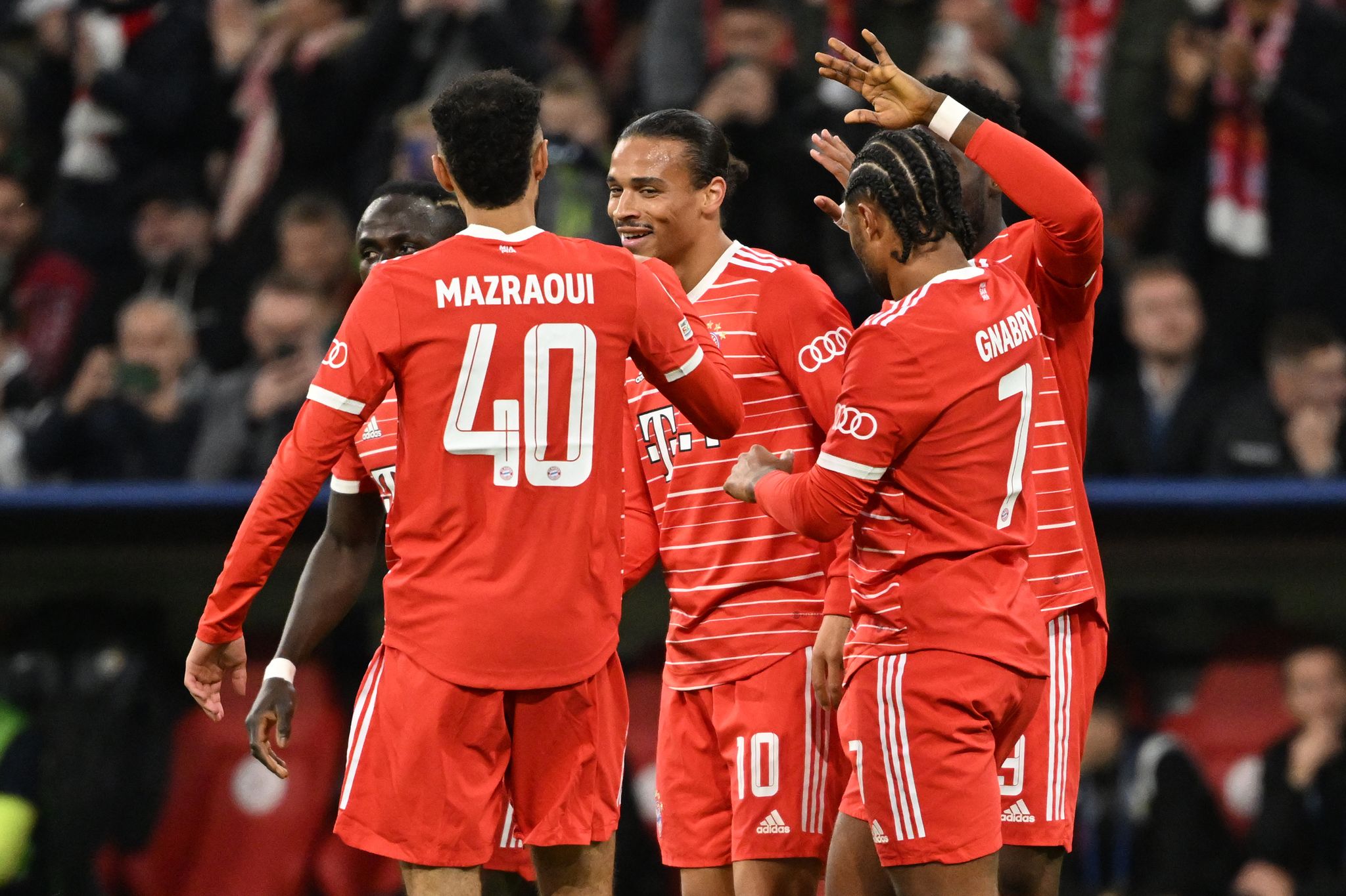 Bayerns Torspaß mit Mané und Sané: Lockeres 5:0 vor Dortmund