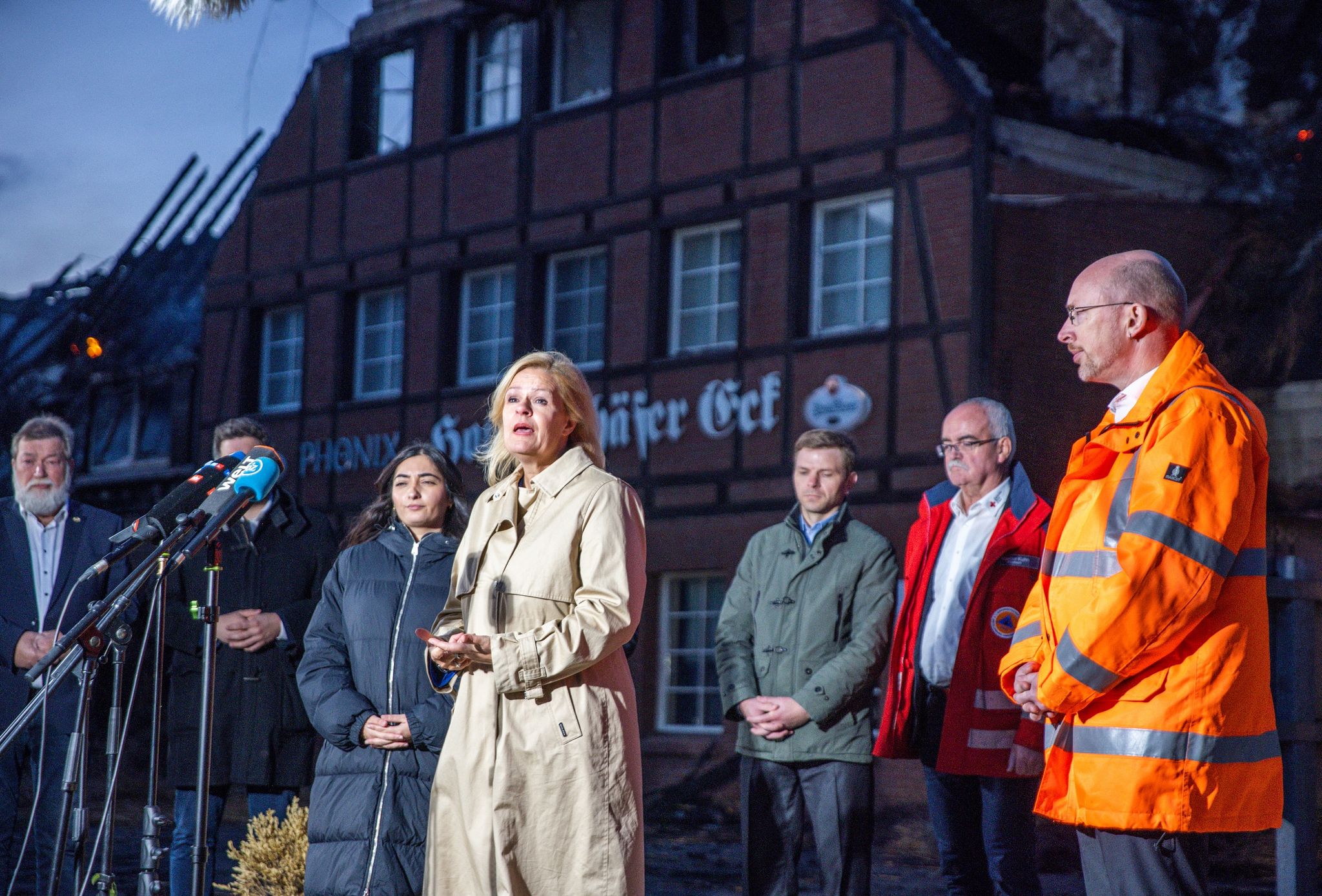 Ermittlungen laufen nach Brand in Flüchtlingsunterkunft