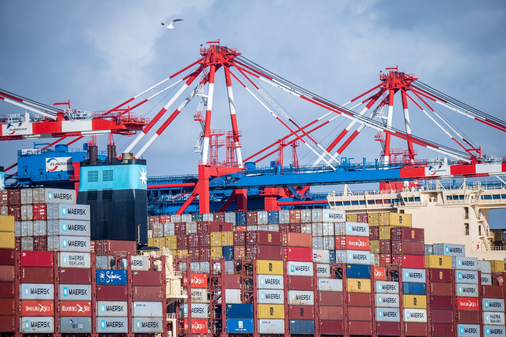 Exporte: Bremsspuren im Welthandel für 2023 erwartet