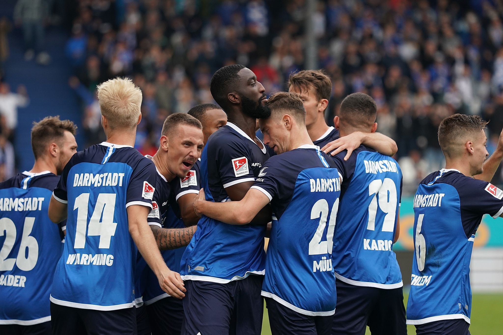 2. Liga: Darmstadt und Paderborn bleiben am HSV dran