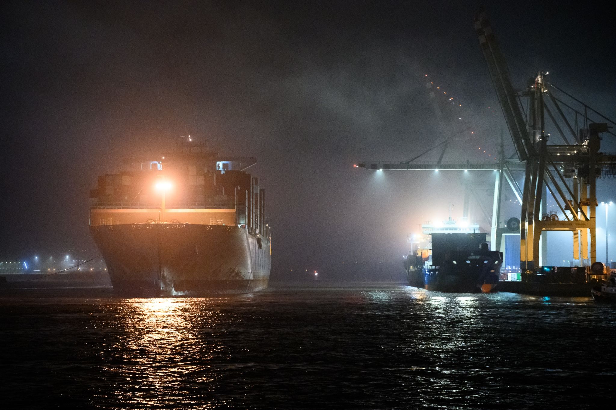 Strittiger Hafendeal in Hamburg mit Cosco