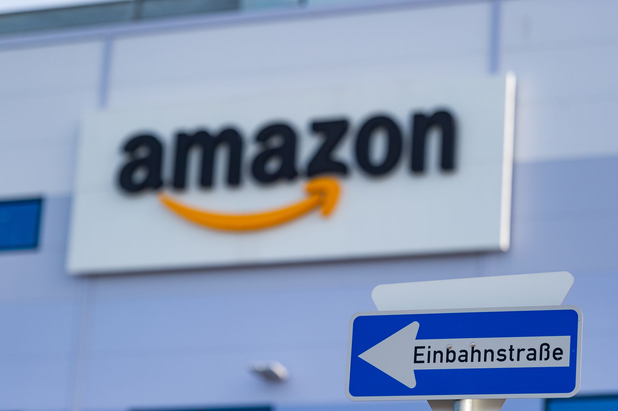Amazon lässt keine Lieferroboter mehr auf Gehwegen fahren