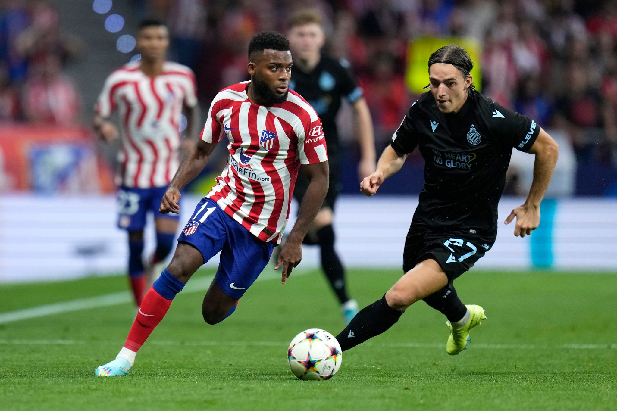 Salah-Hattrick bei Liverpool-Gala – Lewandowski rettet Barça