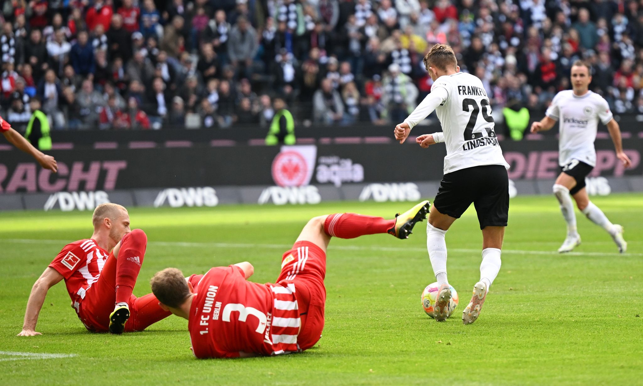 Trotz Unterzahl: Eintracht besiegt Spitzenreiter Union