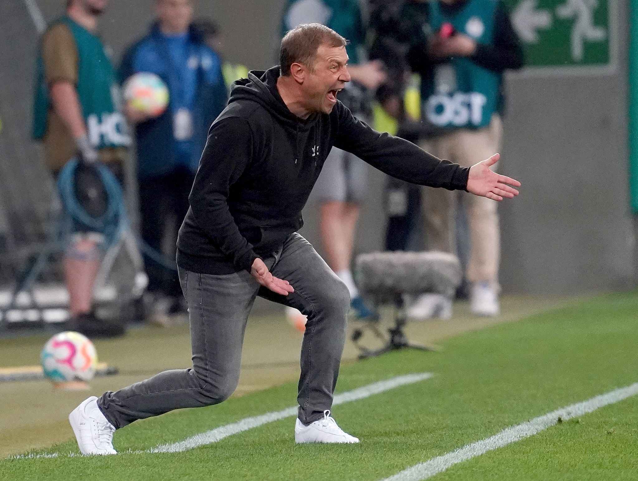 Frust bei Fans und Schröder: Schalkes Kramer vor dem Ende?