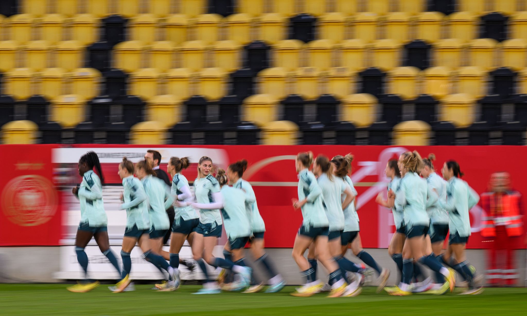 DFB-Frauen ohne Gwinn – Hoffen auf volles Haus in Dresden