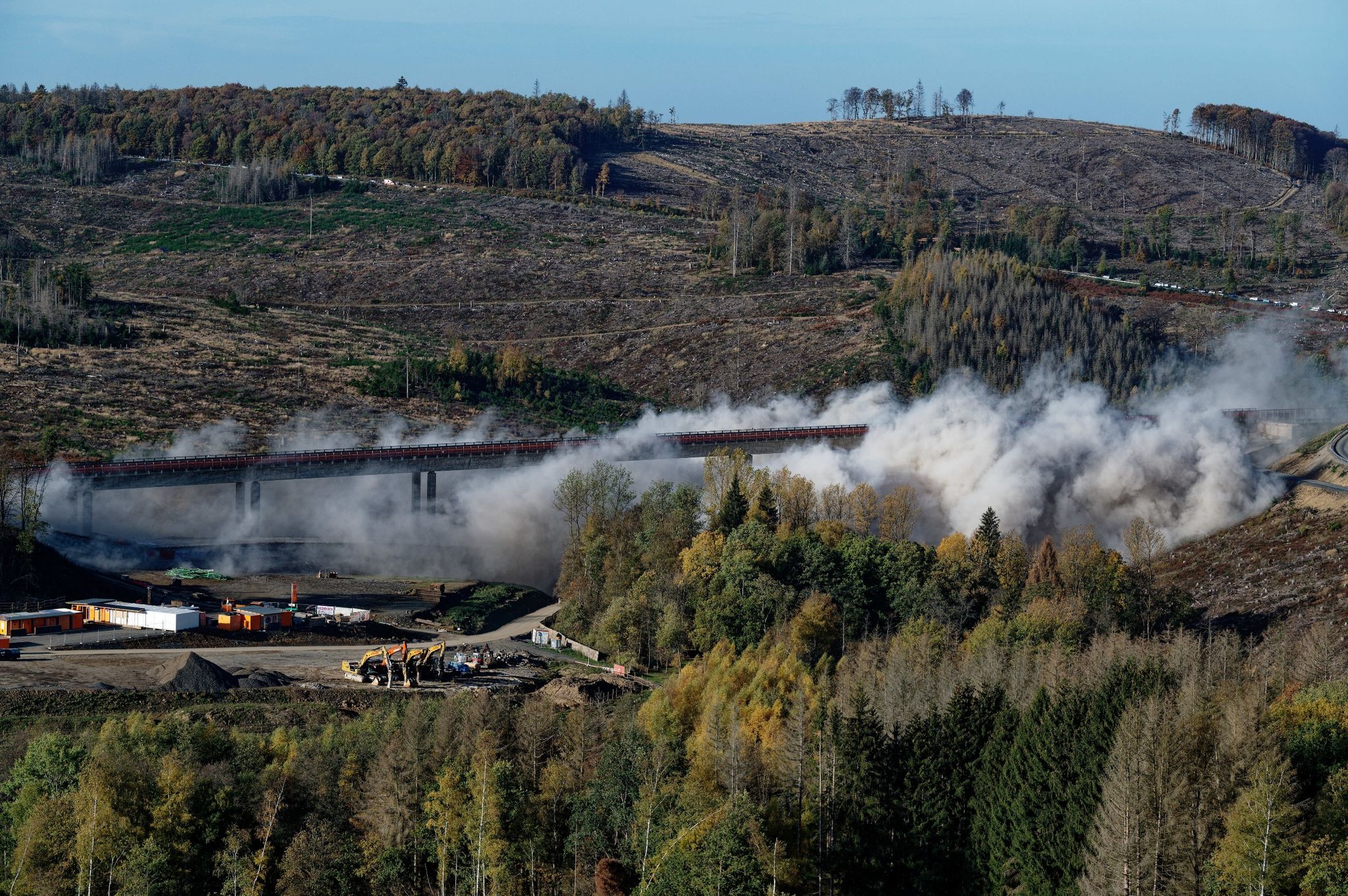 Weitere Talbrücke an A45 für Neubau gesprengt
