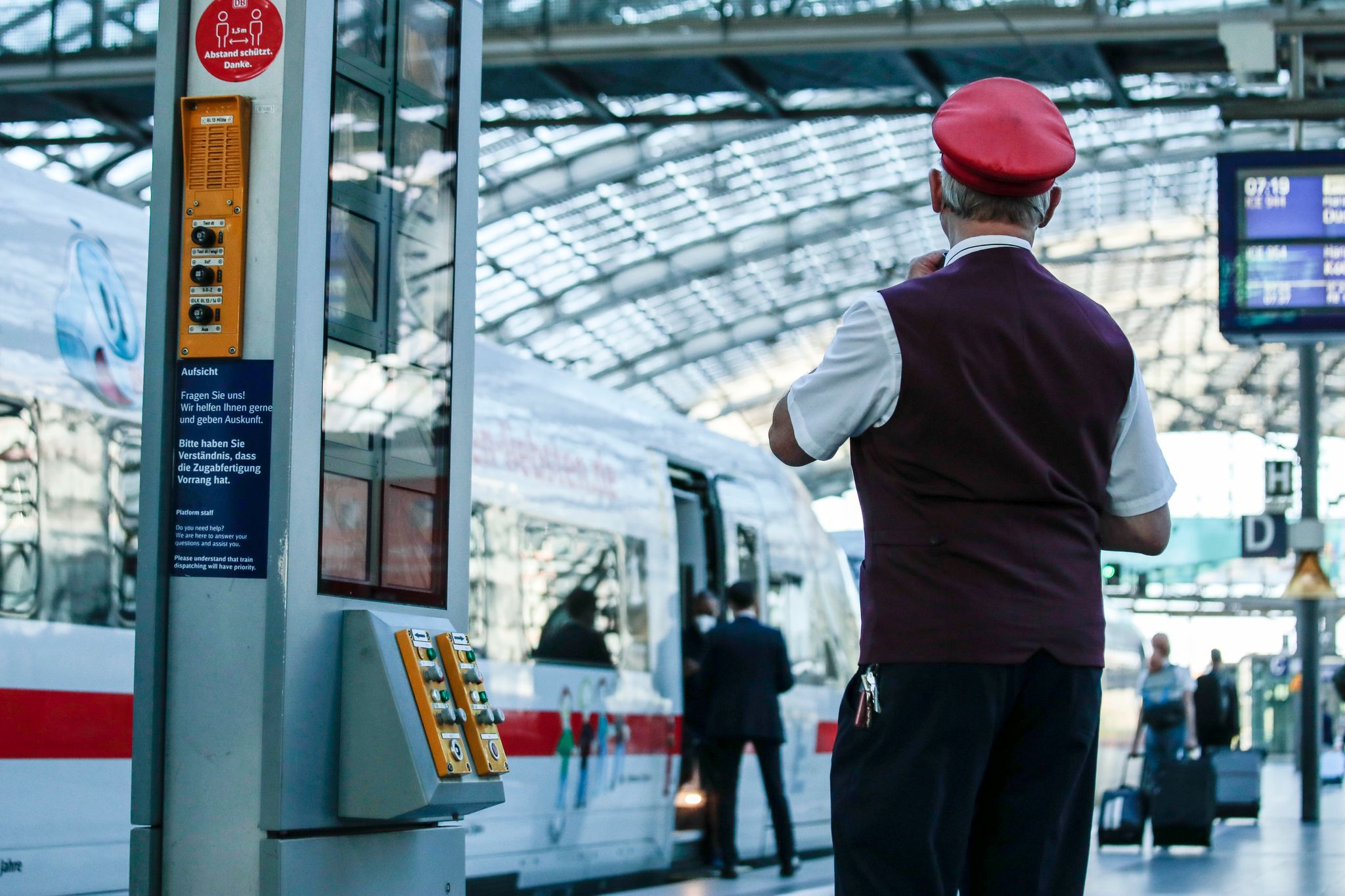 Erneut Tausende neue Beschäftigte bei der Bahn eingestellt