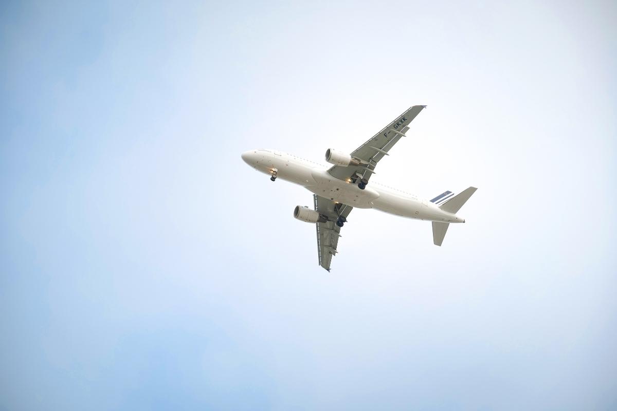 Video: Flugzeugabsturz in Wohnviertel – viele Tote und Verletzte