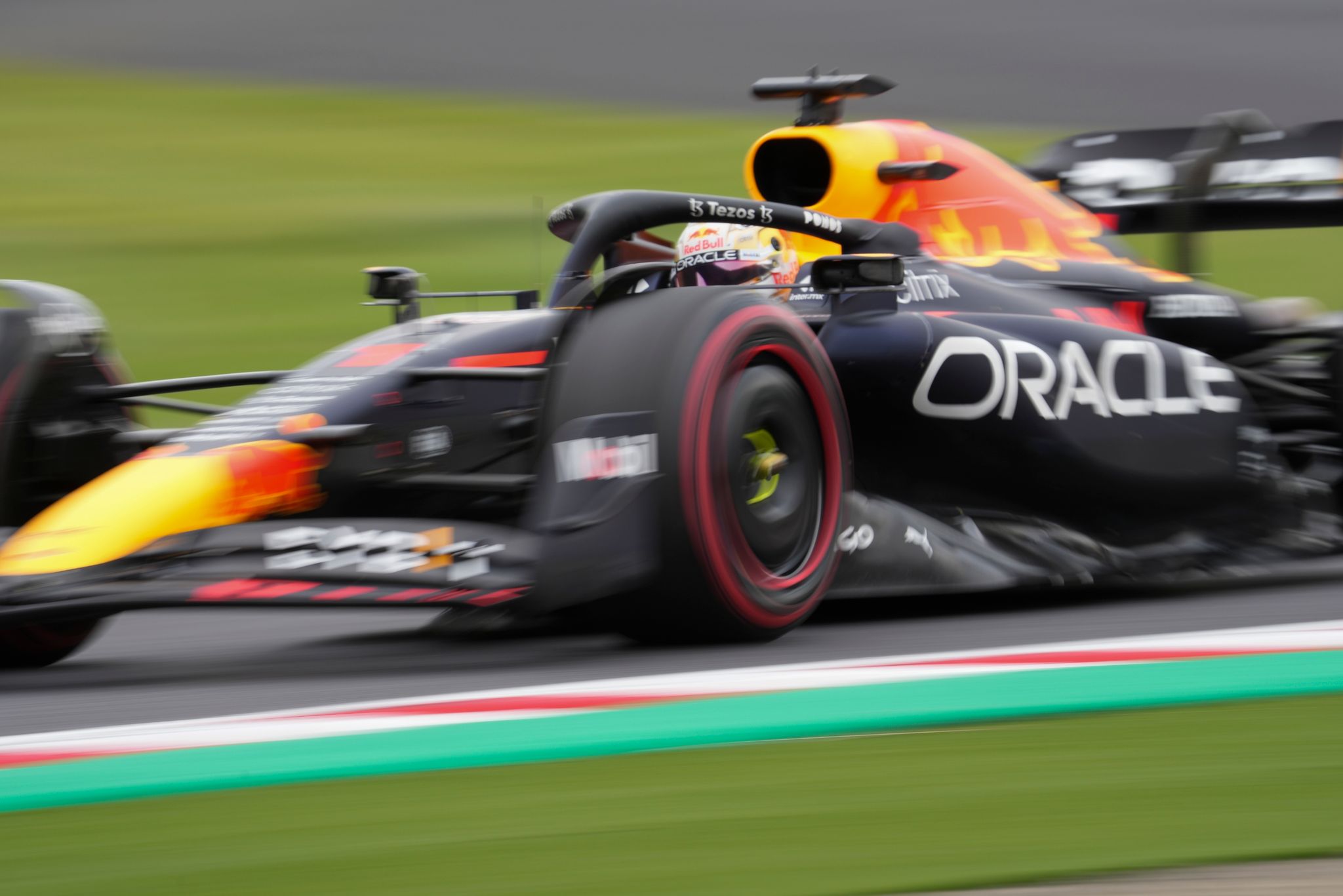 Verstappen rast in Japan auf ersten Startplatz