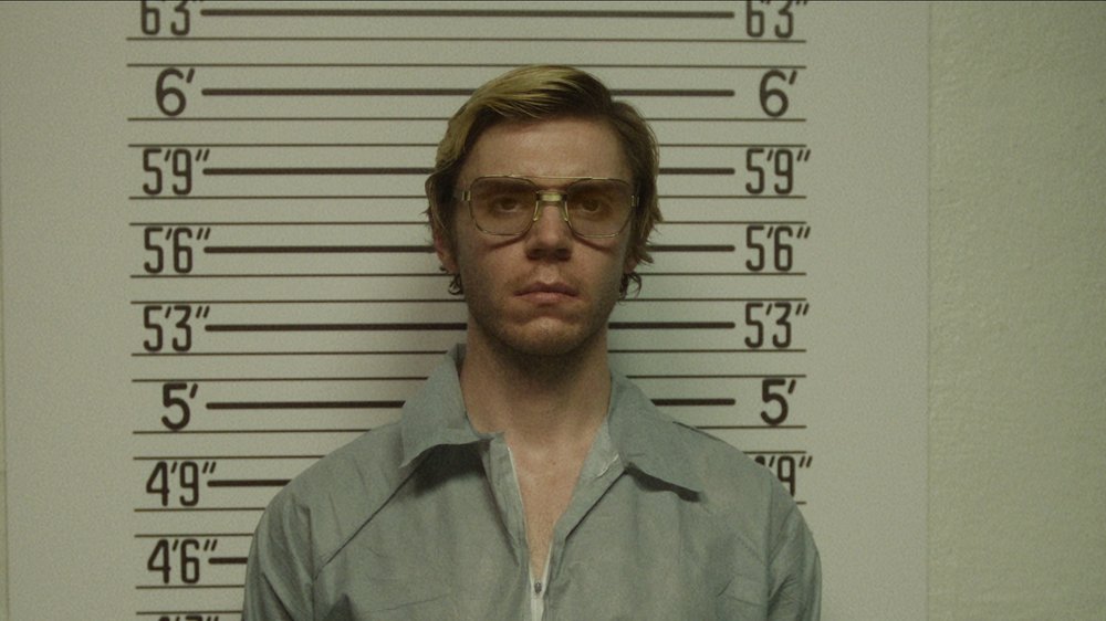 „Dahmer“: Hauptdarsteller Evan Peters blieb zehn Monate in der Rolle