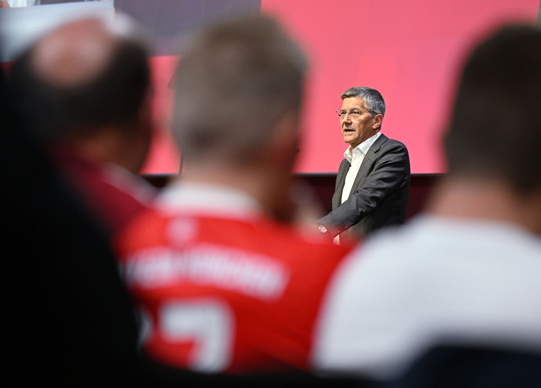 Herbert Hainer bleibt Präsident des FC Bayern München