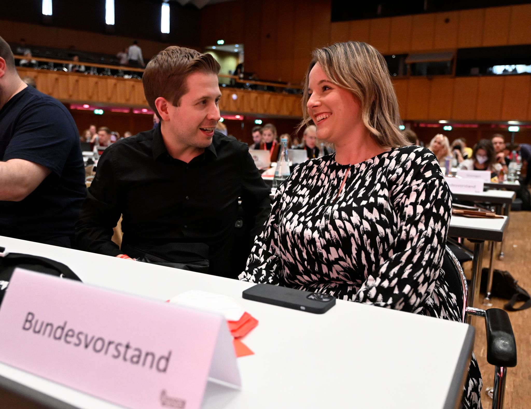 Juso-Bundeskongress: Delegierte feiern Kühnert