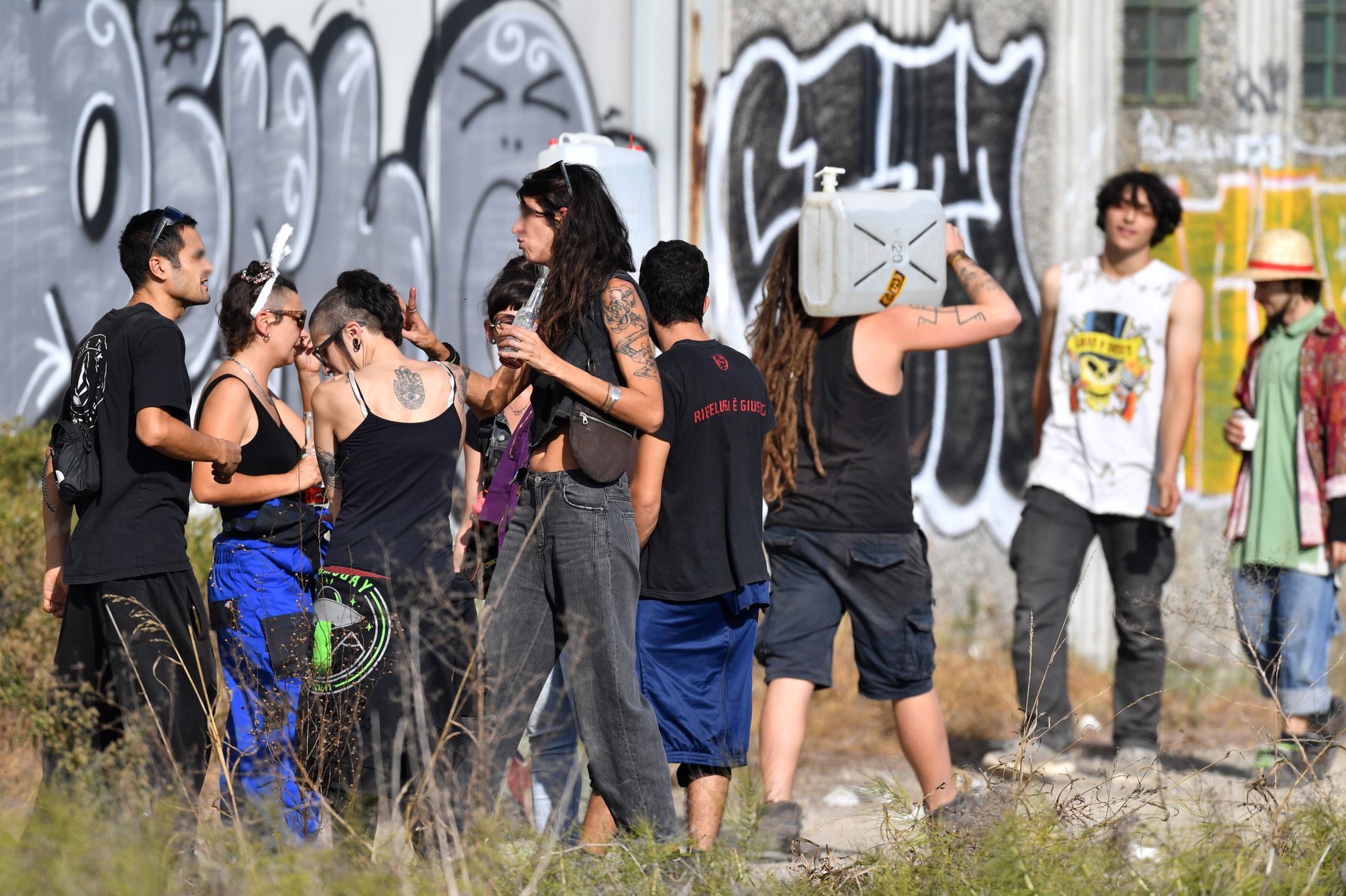 Polizei räumt illegalen Rave mit Tausenden Partygästen