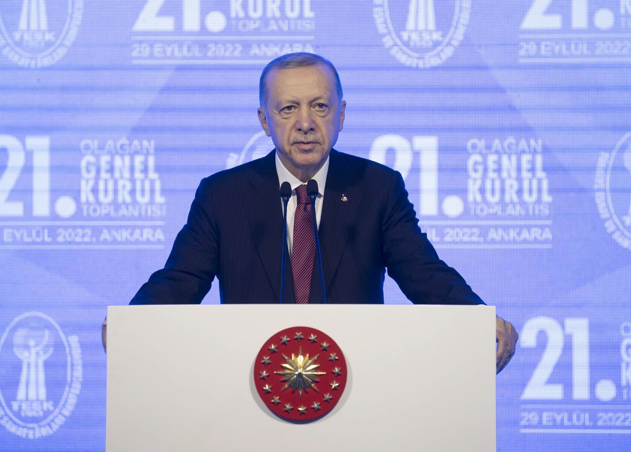 Erdogan will das Kopftuchtragen schützen