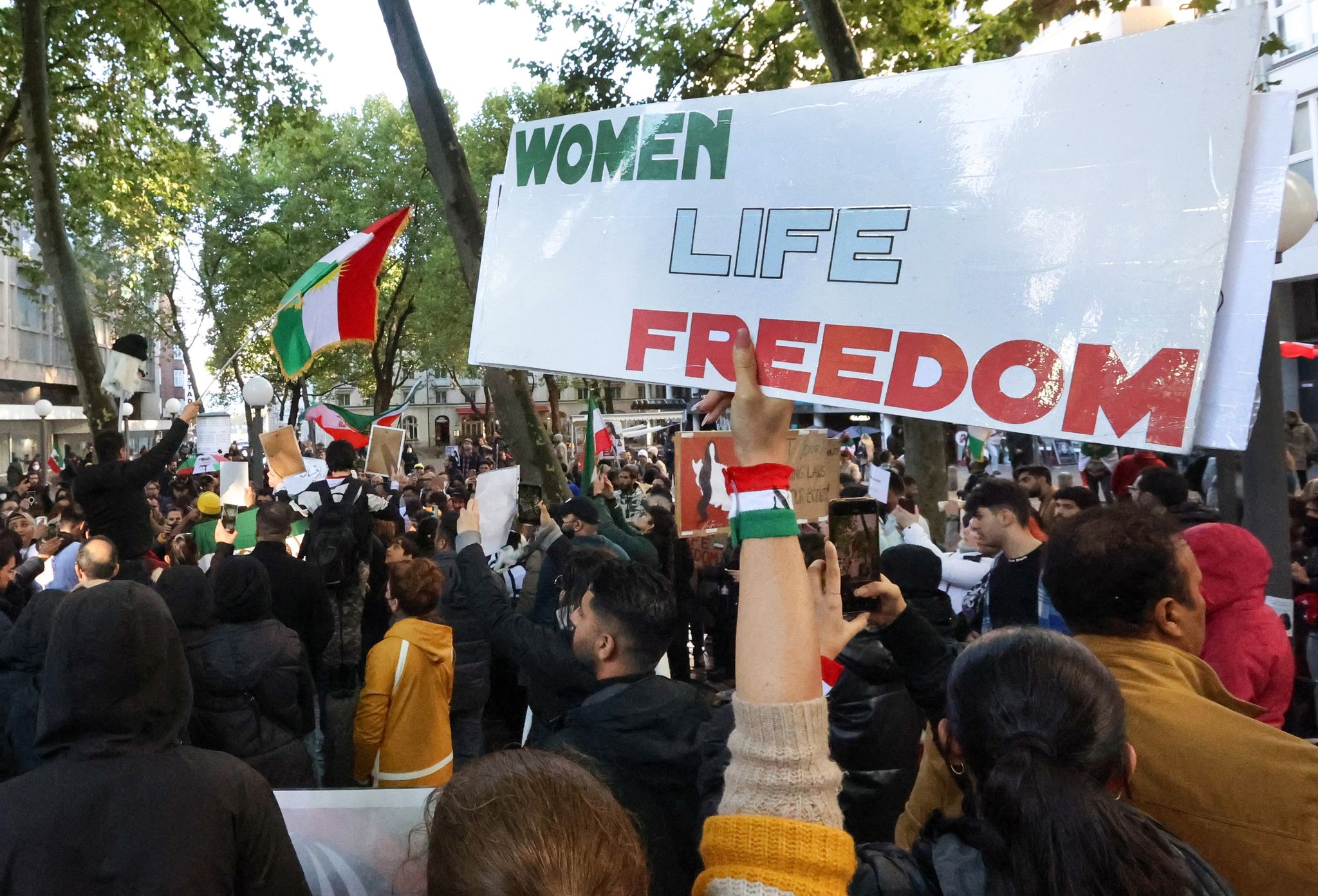 Frankreich empfiehlt seinen Bürgern Ausreise aus dem Iran