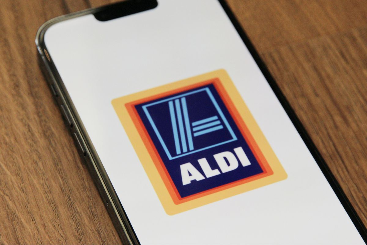 ALDI Logo auf Smartphone