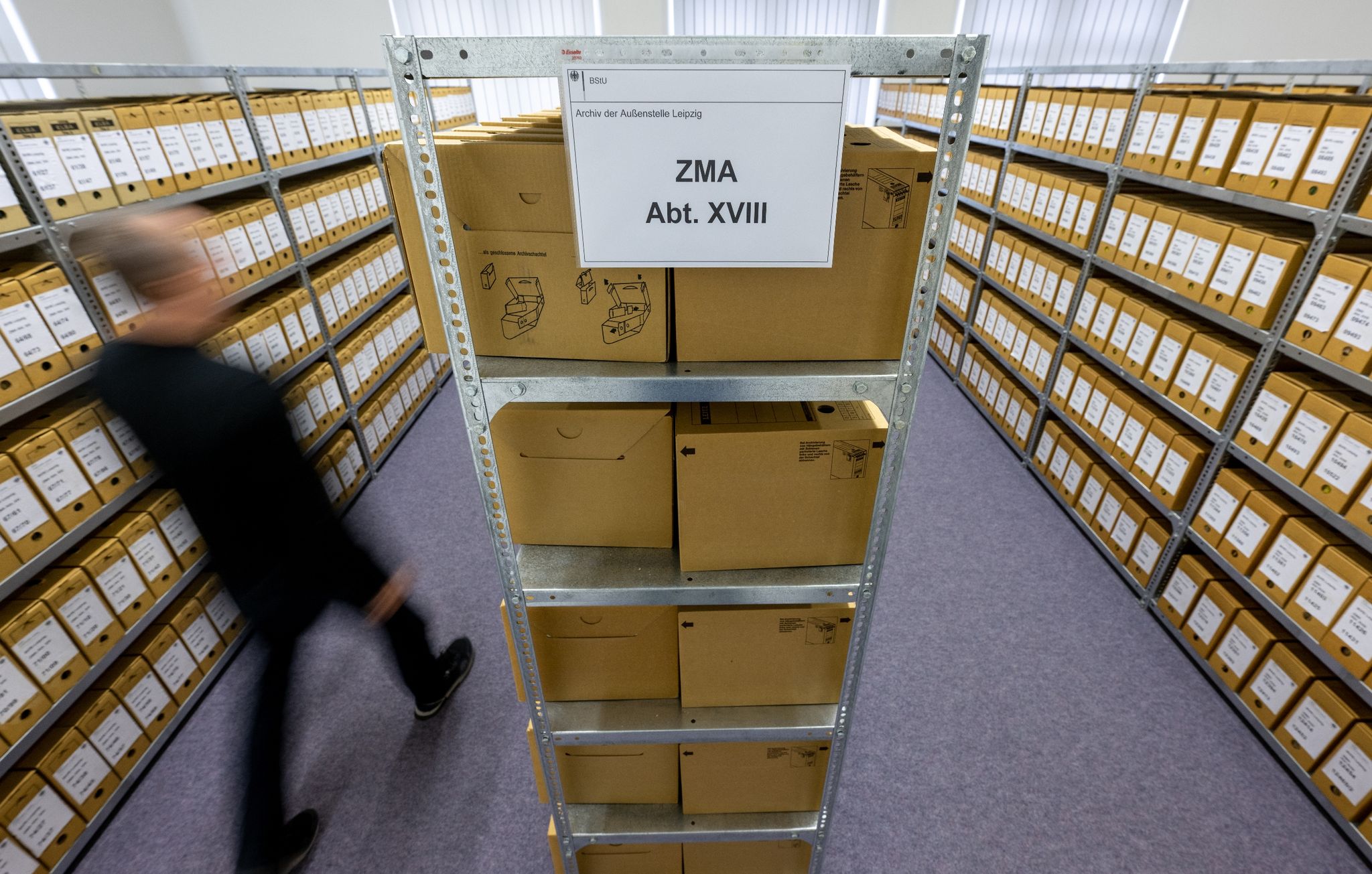 Weiterhin Tausende Anträge auf Einsicht in Stasi-Akten