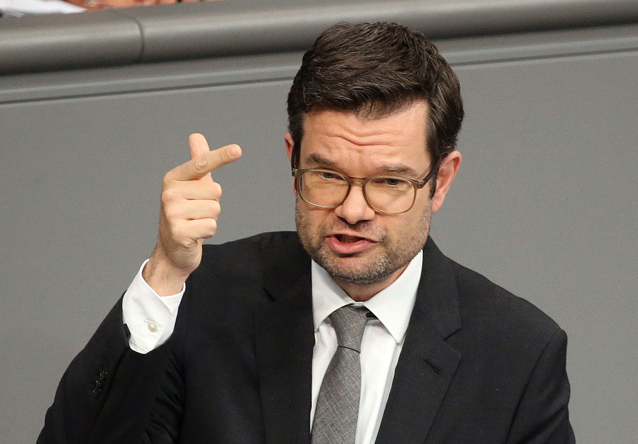 Buschmann und Klimaaktivistin werfen sich Rechtsbruch vor