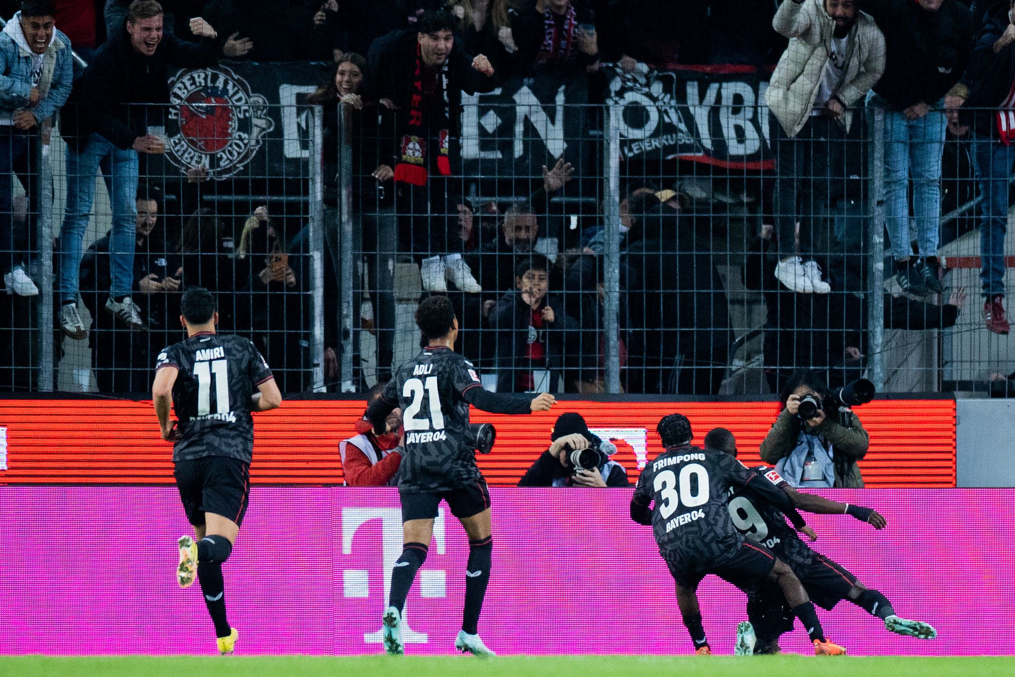 Sieg in Köln: Leverkusen dreht Derby und klettert