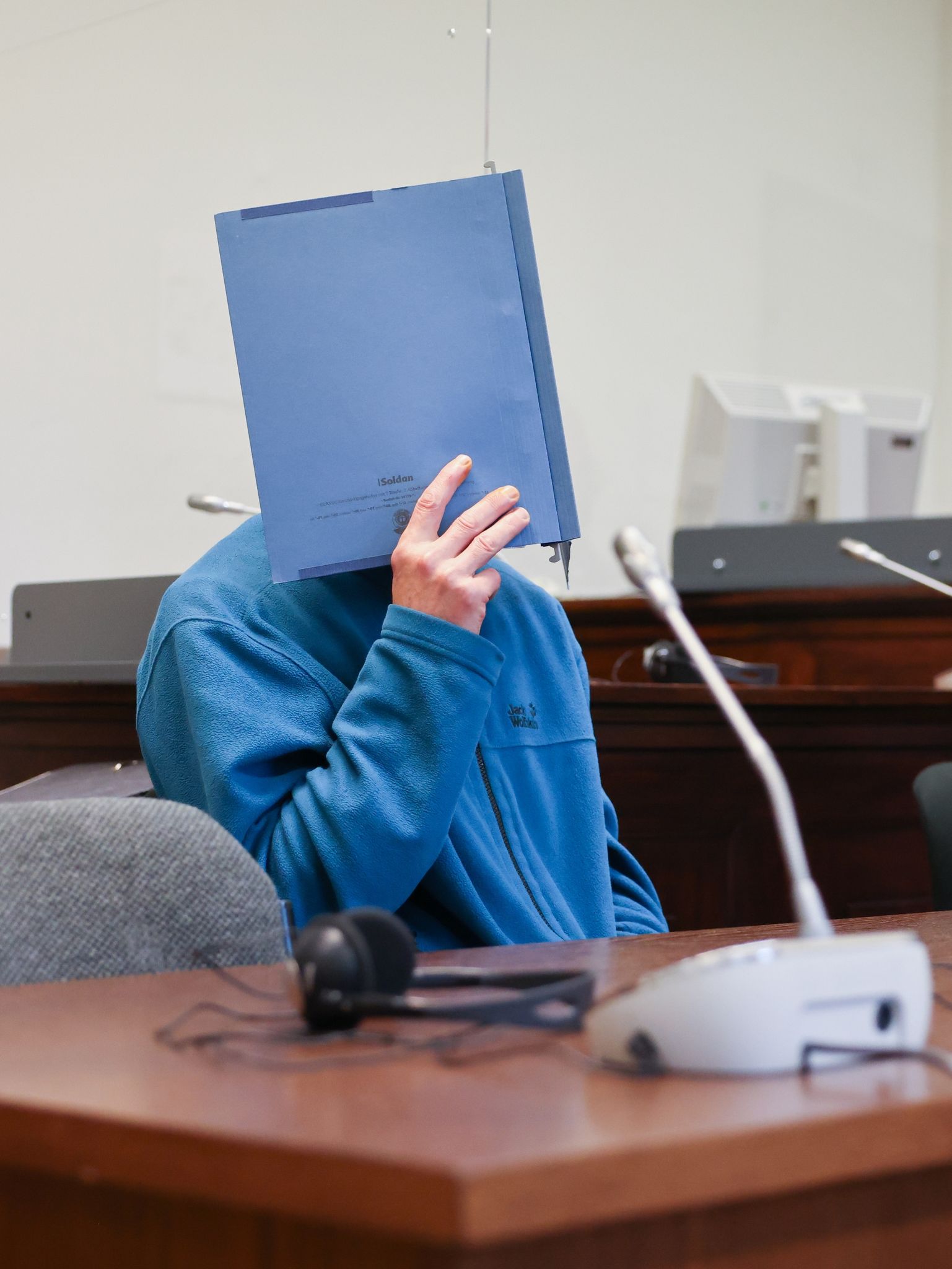 Hamburg: Mann sticht seinen Nachbarn nieder – Anklage