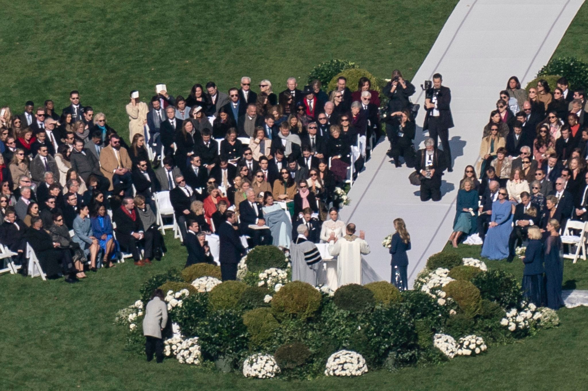 Hochzeit im Weißen Haus: Bidens Enkelin Naomi heiratet