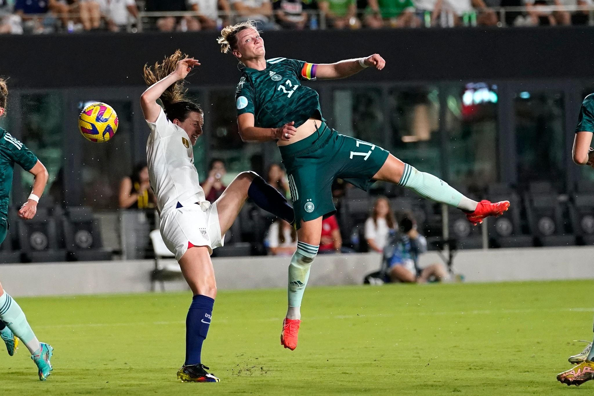 «Ganz viel Wille»: DFB-Frauen ringen Weltmeister USA nieder