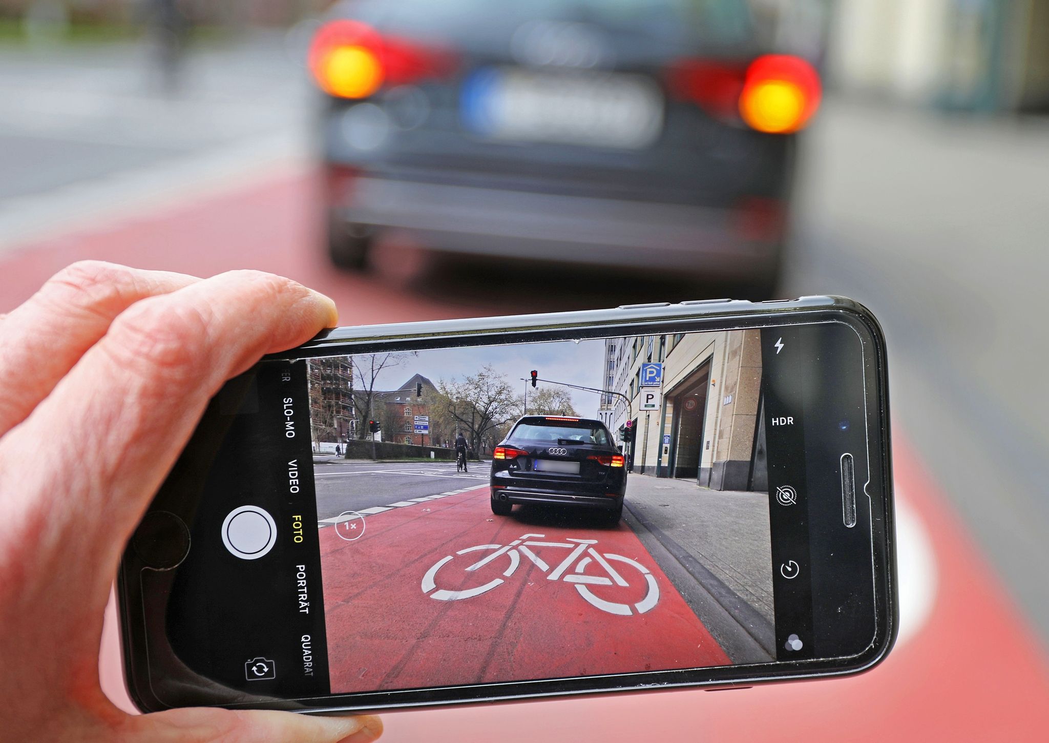 Bürger dürfen Falschparker für Anzeige fotografieren