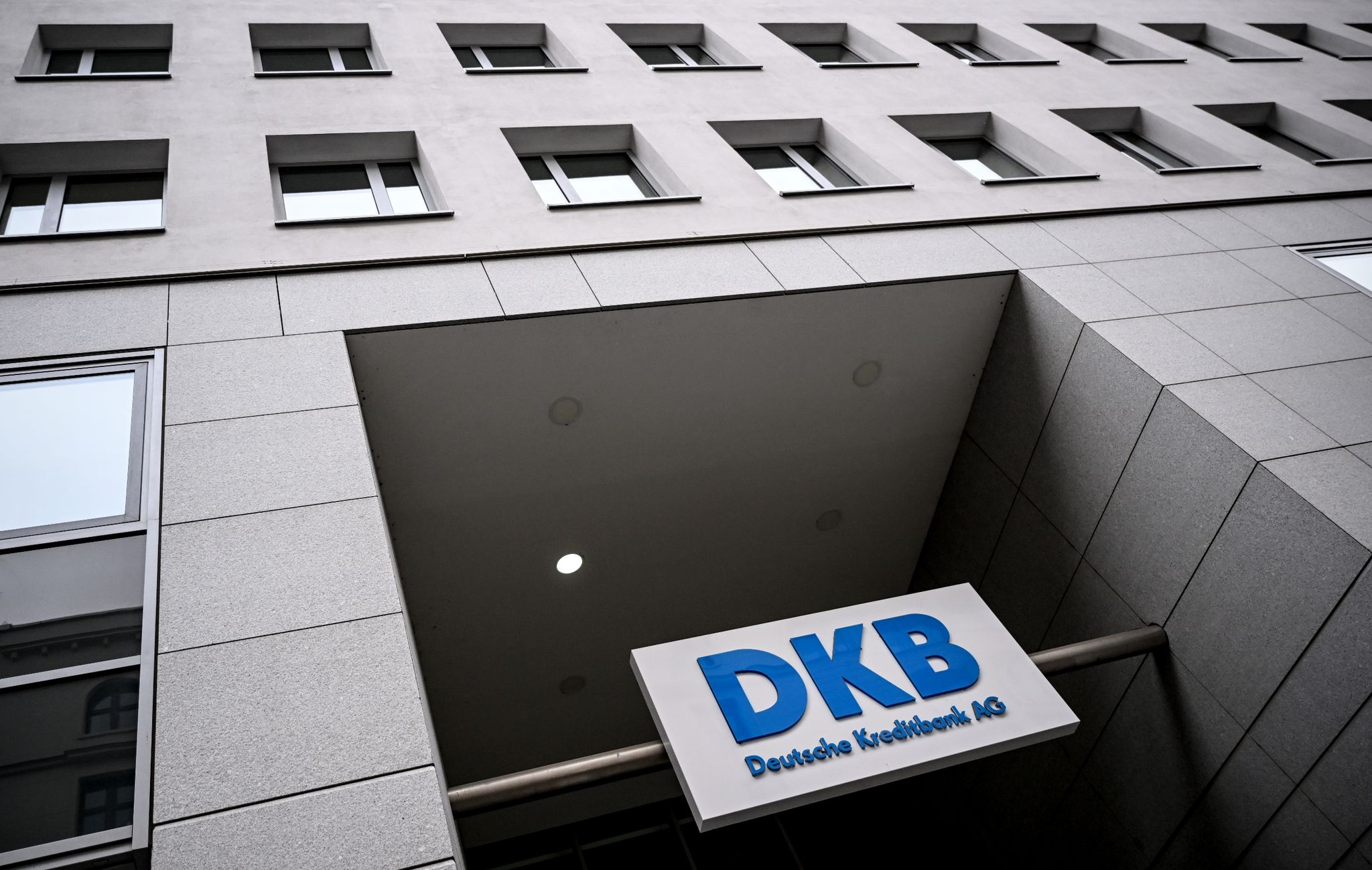 Warnung vor Betrug: Gefälschte DKB-Mail über Kreditkartensperrung im Umlauf